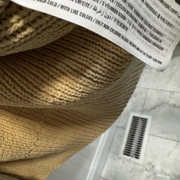 Abercrombie & Fitch Cozy Cream Sweater - Picture 4 of 10